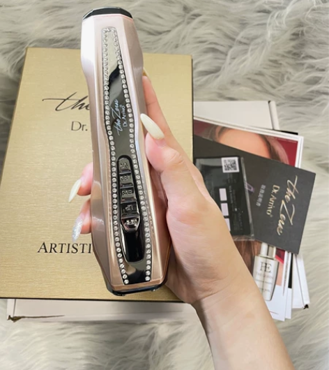 宙斯五代美容仪,用了两次,脸部做了医美,闲...