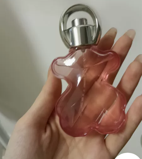 桃丝熊挚爱小熊香水,喷二无盒,不喜欢这个味...