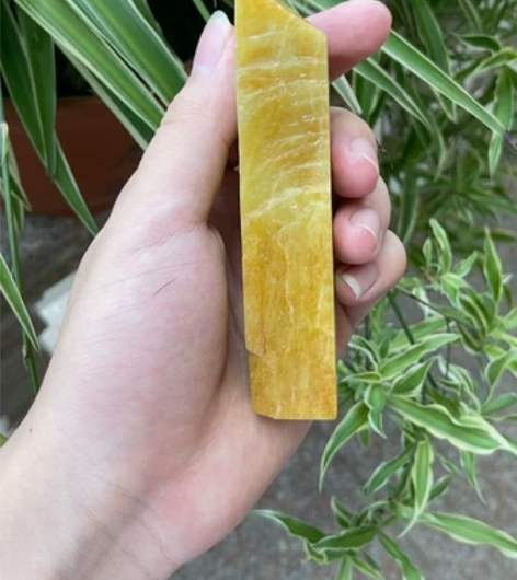 青田石封门菜花黄,带石皮。 尺寸大小:2*...