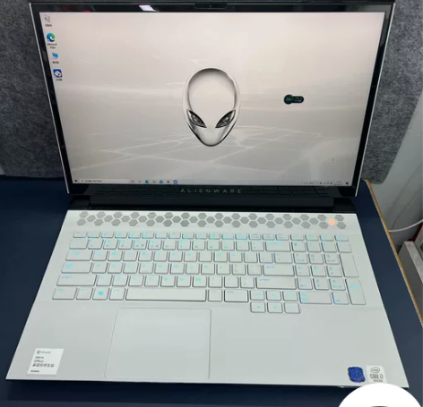 Alienware m17 R3 外星人笔...