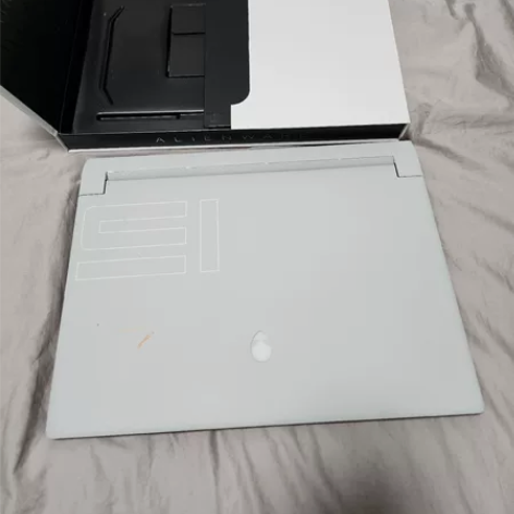 去年初买的外星人游戏本X15 R1 ,发票...