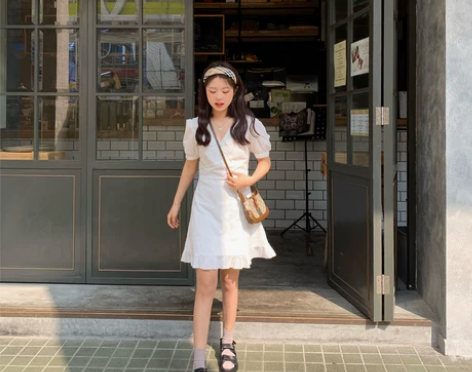 YUKIXIAOSHU自制白色v领初恋韩国...