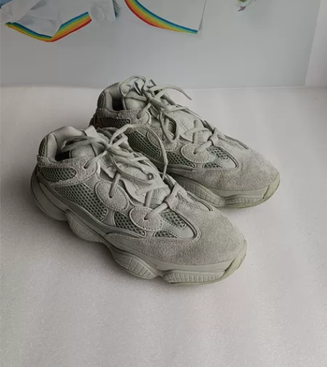 阿迪42码运动鞋,没毛病,内衬完好,脚感舒...