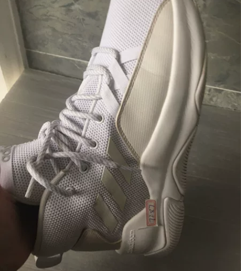 二手正品阿迪44.5码透气休闲运动鞋 保...