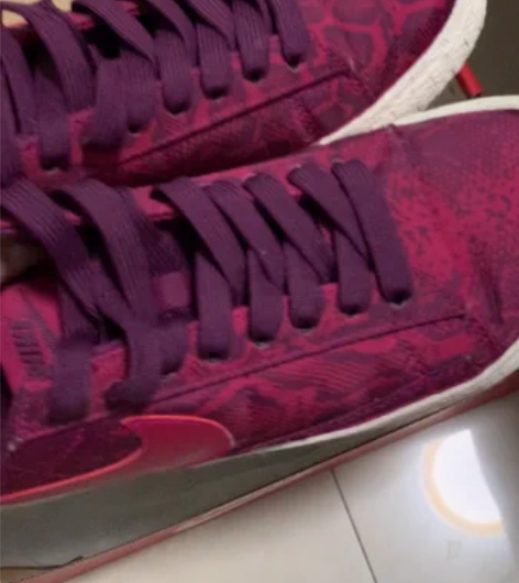 耐克板鞋35码就穿了半个小时  穿着有点顶...