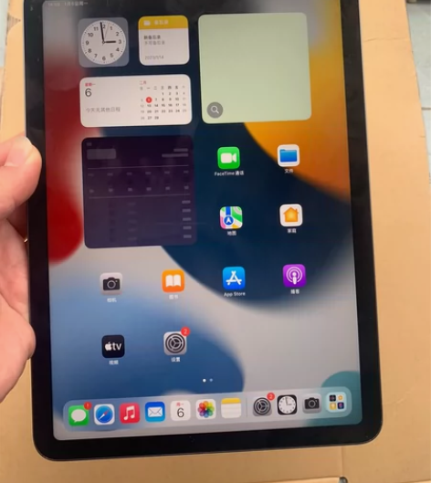 iPad air4 64g 带膜带壳，电池...