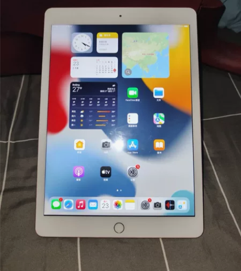 女大学生自用 ipad7代2019款128...