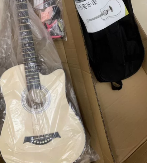 捡漏原价一千多的单板吉他初学者吉他。全新3...