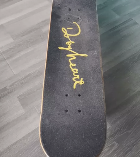 dbh正版的滑板，高中没时间玩了，买的时候...