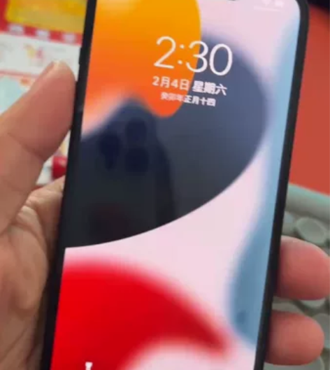 苹果13黑色128G行货，电池100充电7...