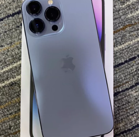 出自用苹果13pro 256还在保 成色很...