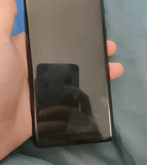 出台自用的一加8pro 8+128手机,挺...