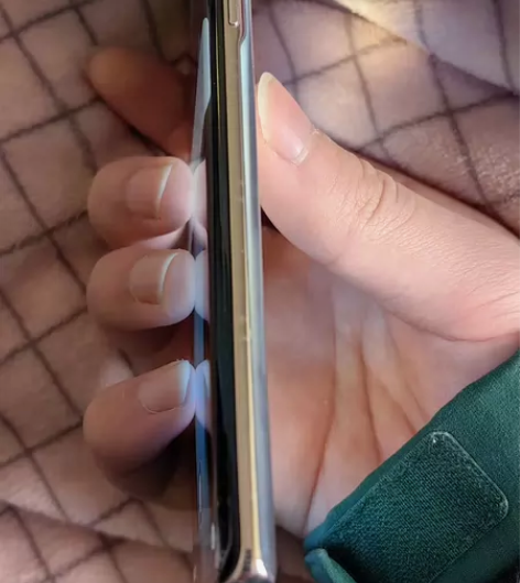 自用荣耀60，去年5月激活，细节处可咨询 ...