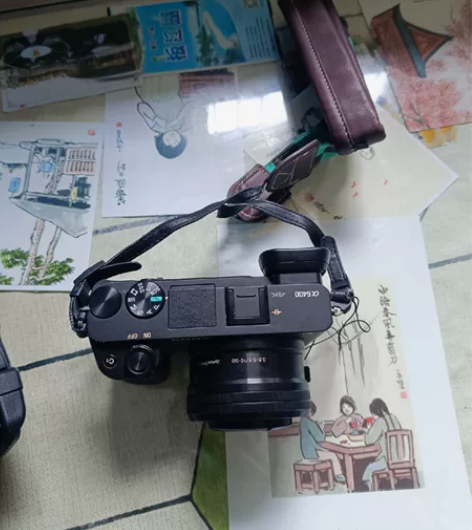 索尼A6400套机，16-50，有两块电池...