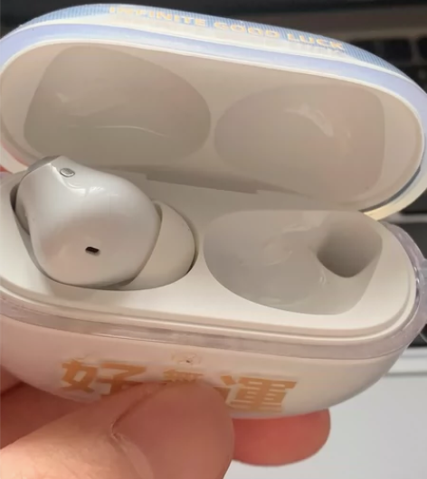 redmi buds4 pro白色 右耳没...