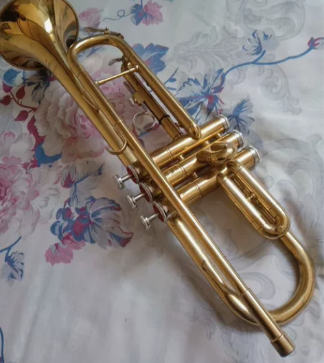 小号乐器，一款老百灵小号，成色音色都很好，...