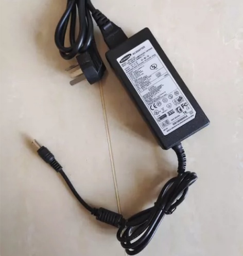 电脑显示器电源线，数据线，主机线，音箱线需...