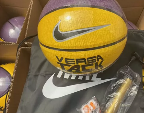 【亏本转让】全新未拆封正品耐克篮球有防伪码...