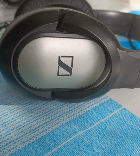 森海塞尔hd201 耳罩裂开 不影响使用，...