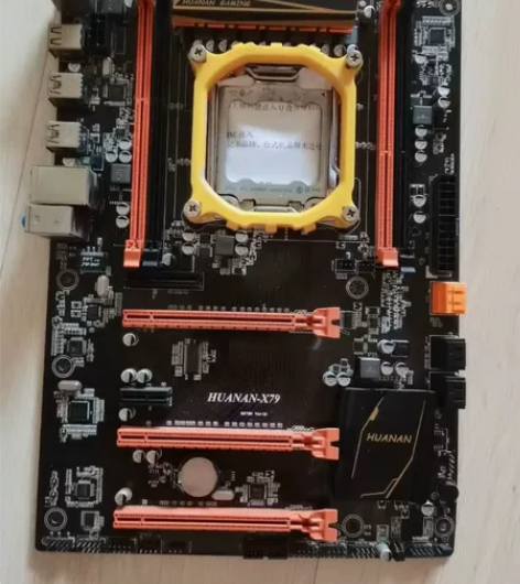 华南金牌x79烈焰战神 坏主板 当料板卖吧...