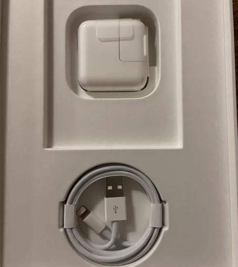 ipad mini5原装充电器一套 没有用...