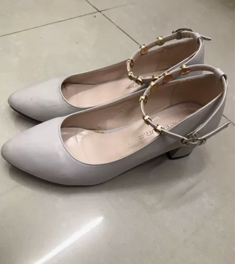 单鞋女 38码 跟高5cm,上脚很美,喜欢...