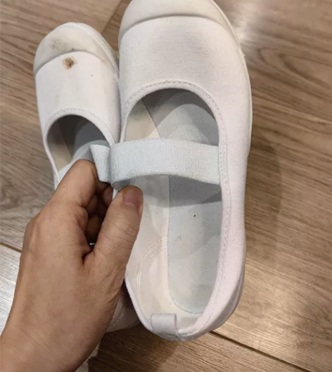 日本幼儿园室内小白鞋jk制服鞋学生帆布鞋护...