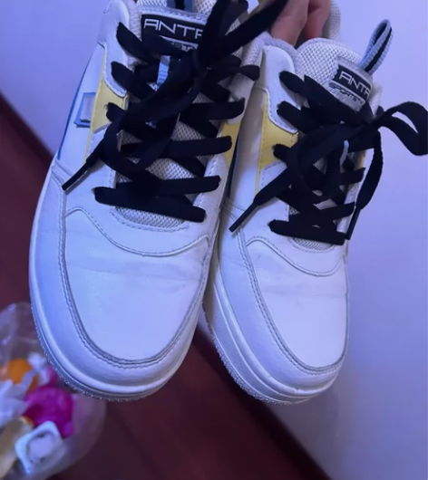 安踏休闲鞋 穿过两次，37码，很新