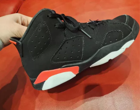 儿童乔丹AJ6 尺码13c，19cm，娃已...