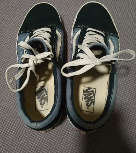 范斯Vans休闲鞋42码，京东购买，穿过三...