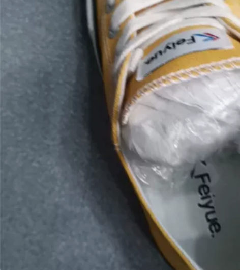微瑕疵，不影响穿着，飞跃品牌断码36码，内...