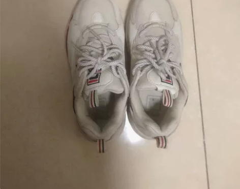 女生自穿斐乐 不太合脚 穿过一次 99新 ...