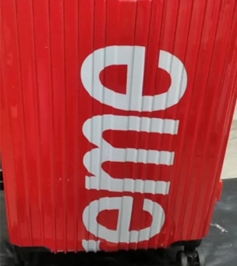 新的拉杆箱，便宜卖，没用上放着占地方便宜卖...