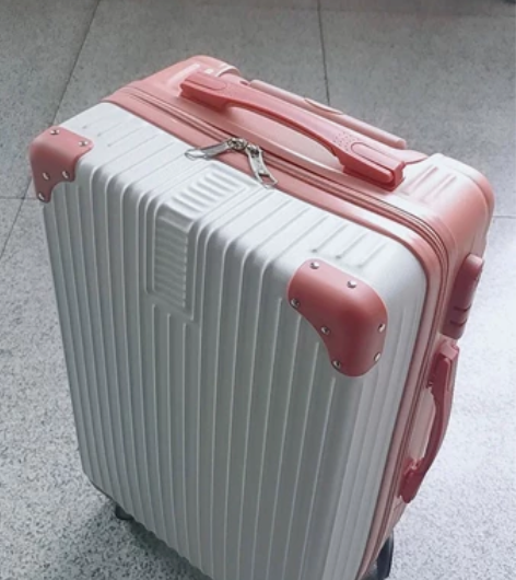 28寸全新行李箱 包邮出大容量密码箱学生拉...