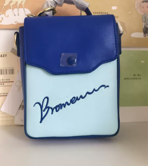 不莱玫鬼马精灵女铁链斜挎包全新剑桥小包jk...