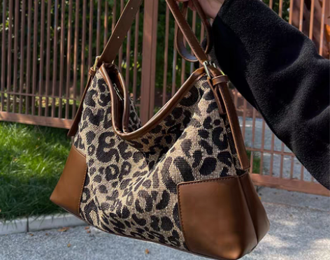 转卖大容量包包女包2021新款时尚夏季in...