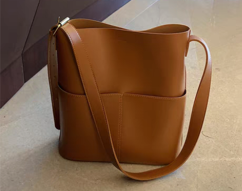 转卖大容量包包女包2021新款时尚百搭单肩...