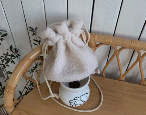 转卖果柠莞尔 女士包 全新 没背过 没洗过...