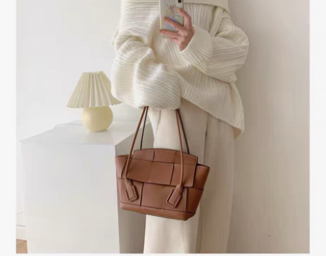 包邮针织毛衣 设计感 上身超气质  闲置S...