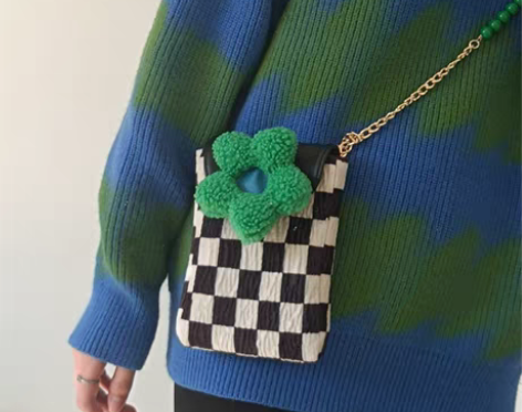 转卖迷你可爱棋盘格子手机包女秋冬亚克力珍珠...