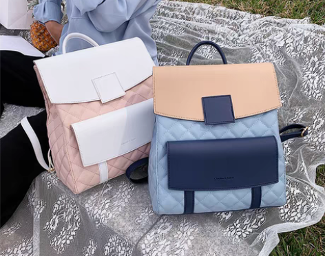 转卖大容量包包双肩包女2022新款潮流书包...