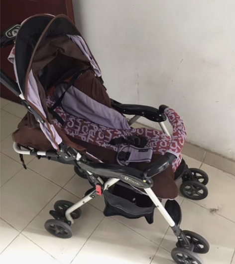 包邮Capella婴儿推车，可坐可躺，收开...