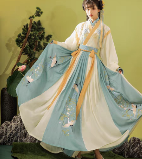 包邮玉术晋制汉服，M码 包邮非偏M全新玉术...