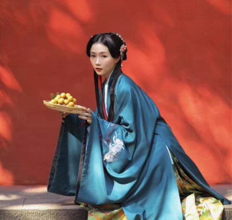 转卖兰若庭 汉服 乘黄 明制 披风 绣花 ...