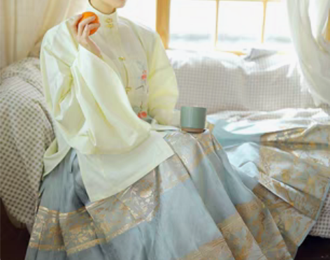 转卖兰若庭 汉服 望水云鹤 紫色补服L码仅...