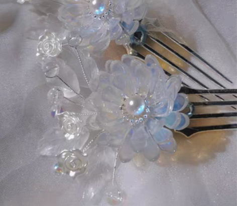 包邮仿月光石幽兰彩琉璃发梳29.9一只满6...