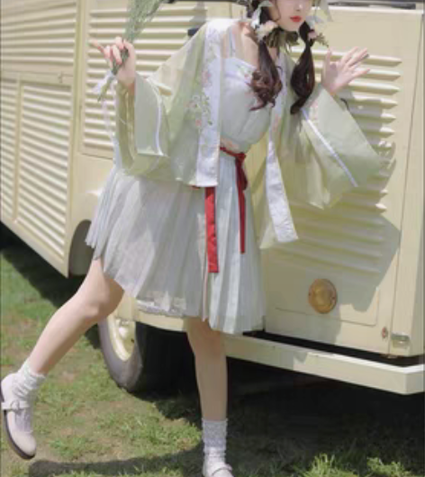 包邮五五年春日少女l码全套 太清新了，驾驭...