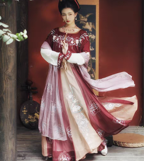 转卖耀春坦领汉服 微瑕L码 直出 标价可直...