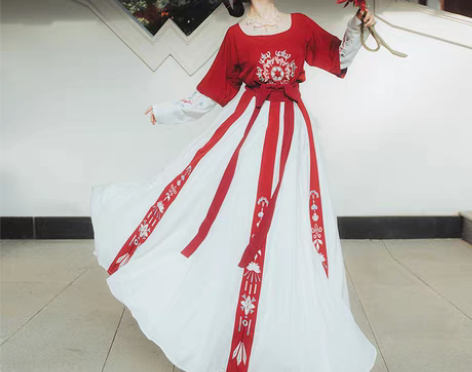 转卖艺缕原创坦领汉服女三件套两片式齐腰襦裙...