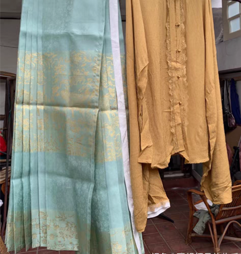 包邮卿氿 织金马面 穿1 九新 腰围74臀...